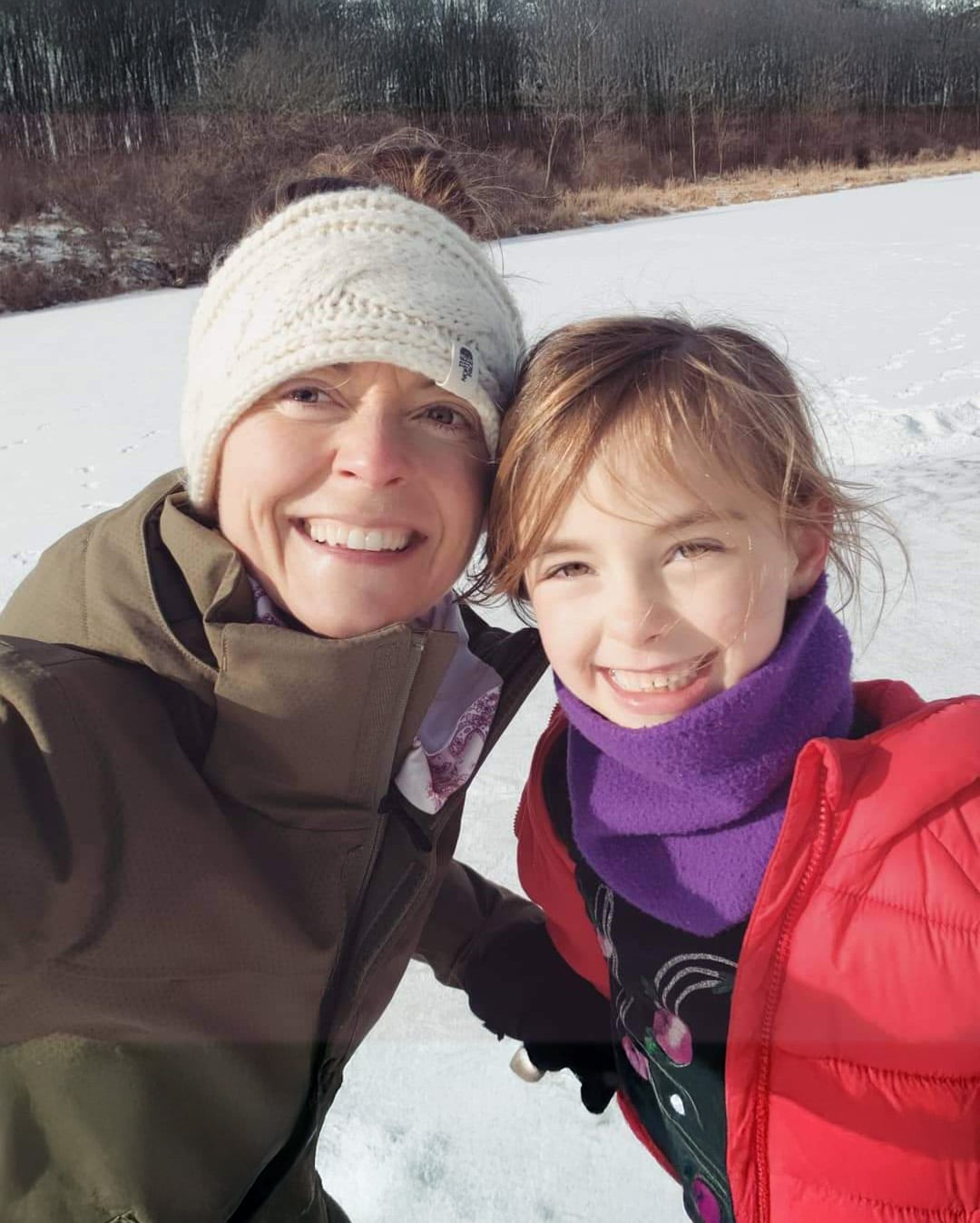 smiling-daughter-and-mother